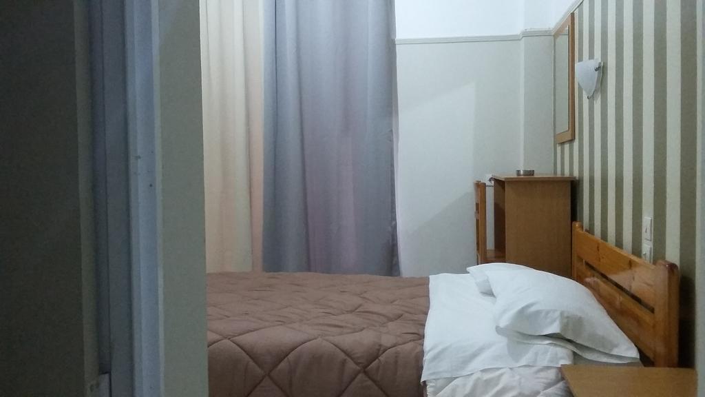 Alma Hotel Athena Bagian luar foto