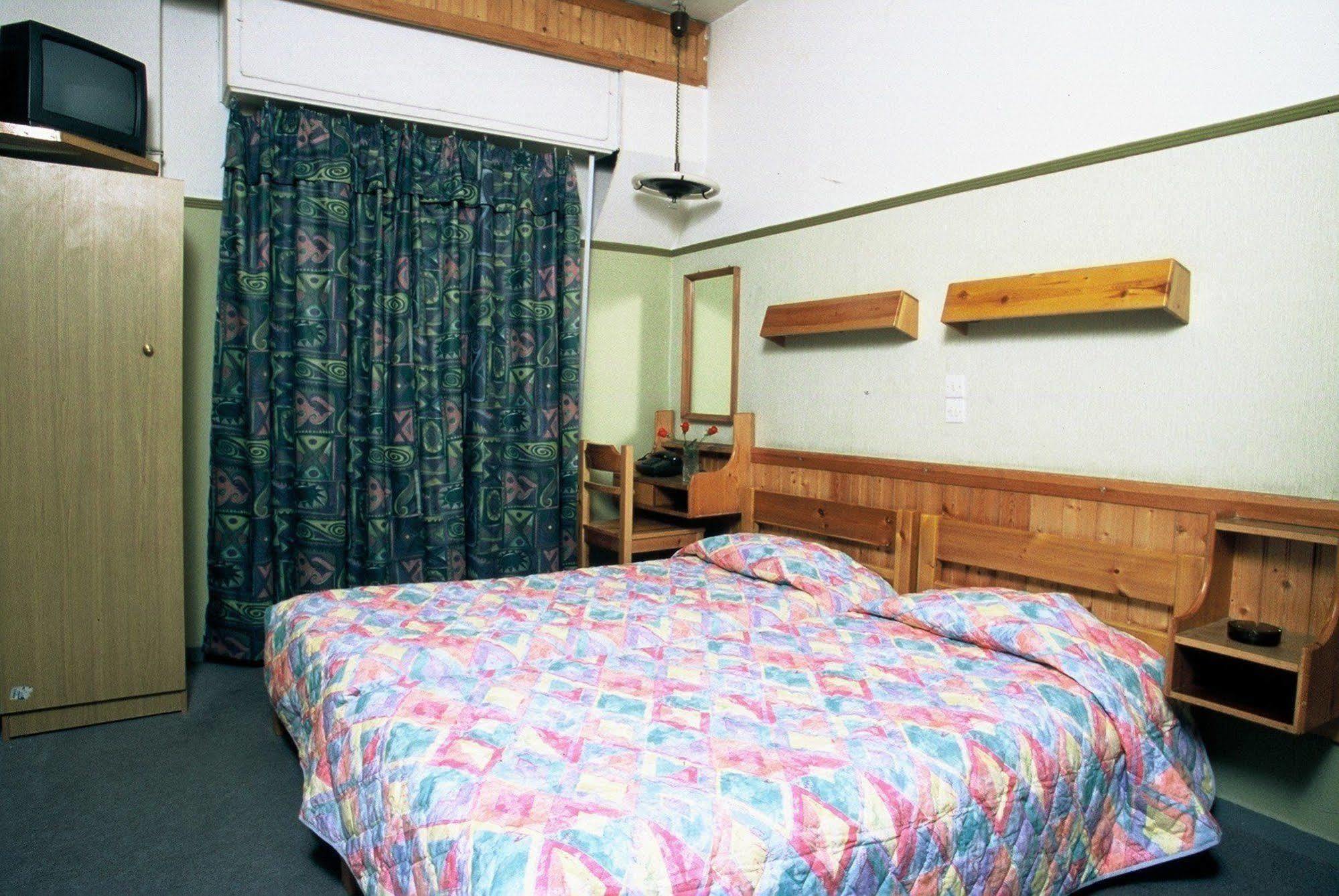 Alma Hotel Athena Bagian luar foto